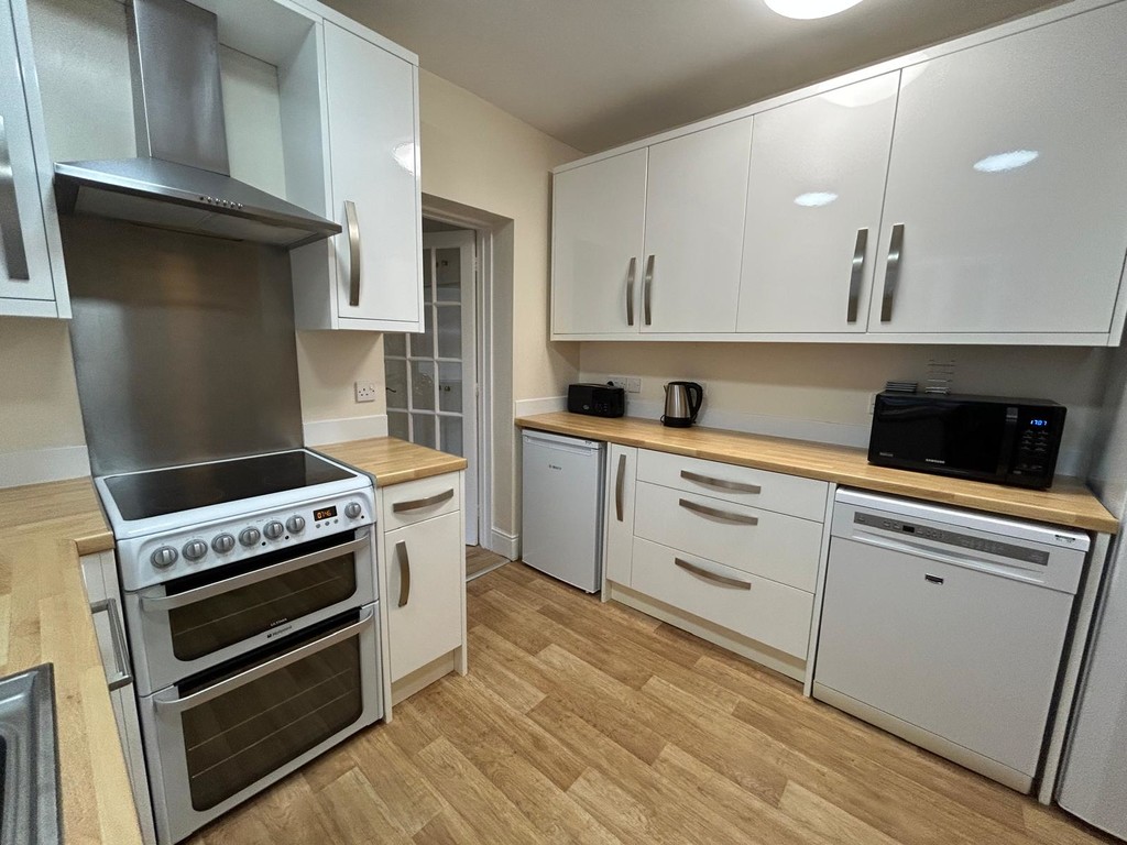 5 bed house to rent in Priory Road, Exeter  - Property Image 3