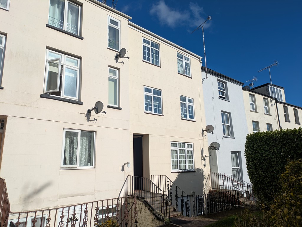 2 bed flat to rent in Grosvenor Place, Exeter, EX1