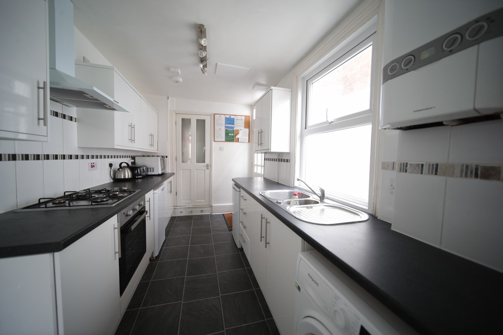 5 bed house for sale in Oxford Road, St James, Exeter 3