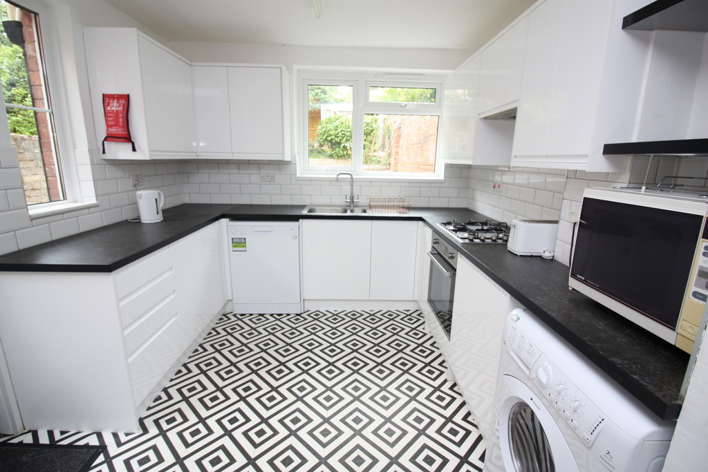 6 bed house to rent 3