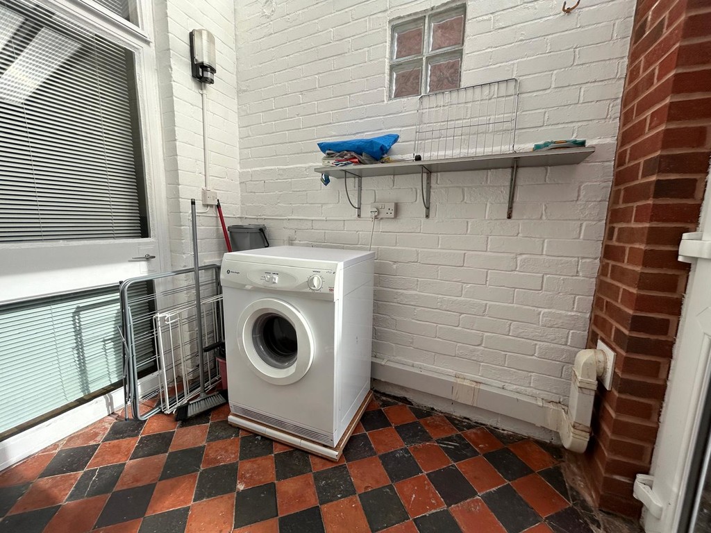 4 bed house to rent in Monkswell Road, Mount Pleasant  - Property Image 5