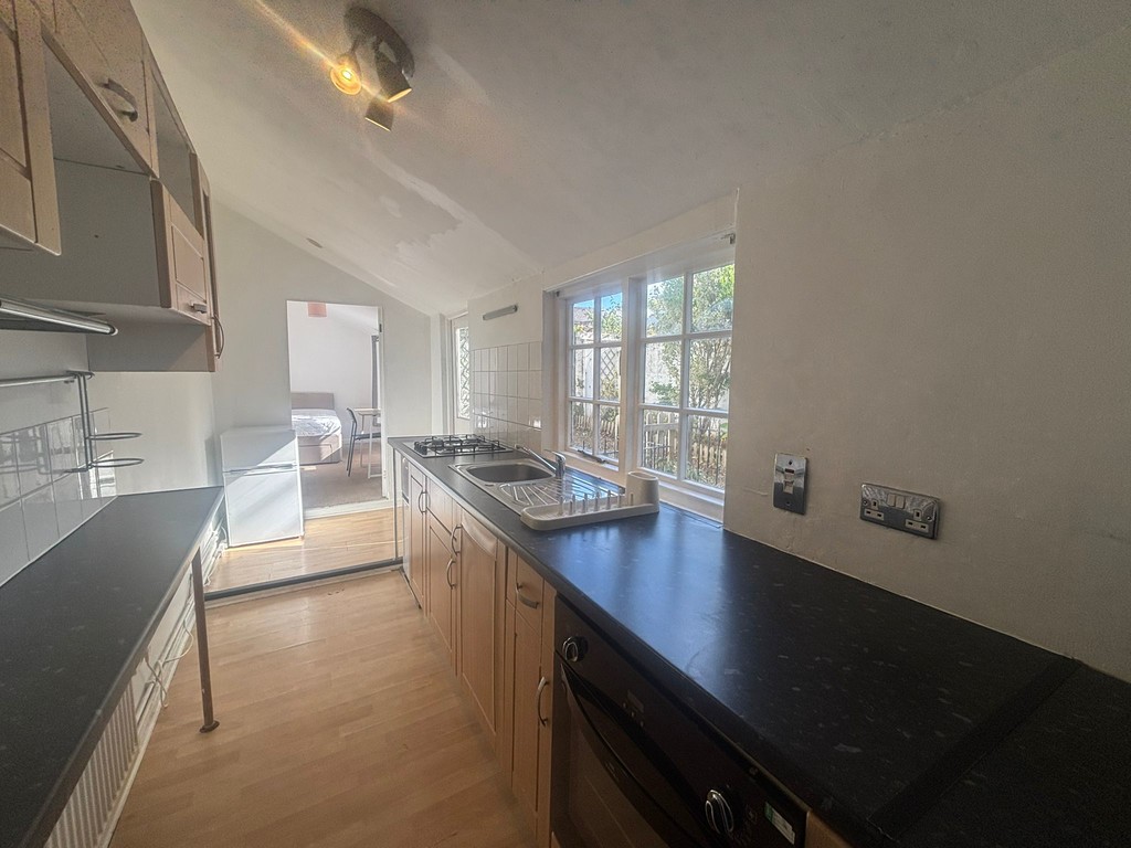 2 bed flat to rent in Oxford Road, Exeter 5