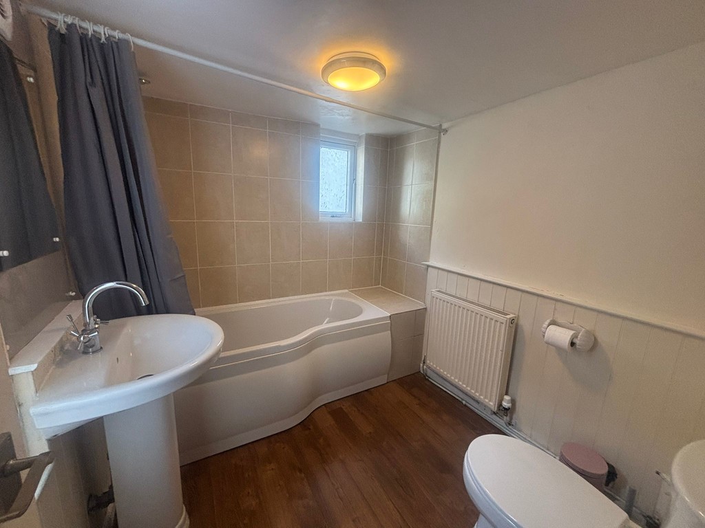 2 bed flat to rent in Oxford Road, Exeter  - Property Image 9