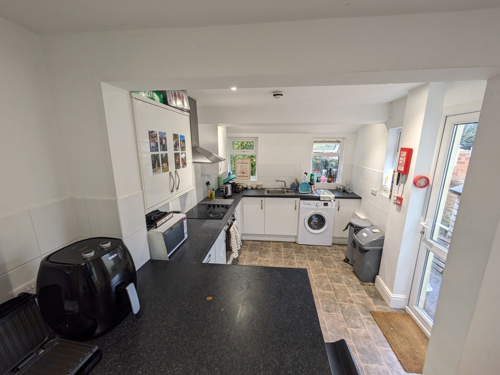 6 bed house to rent in 31 Springfield Road, Exeter  - Property Image 4