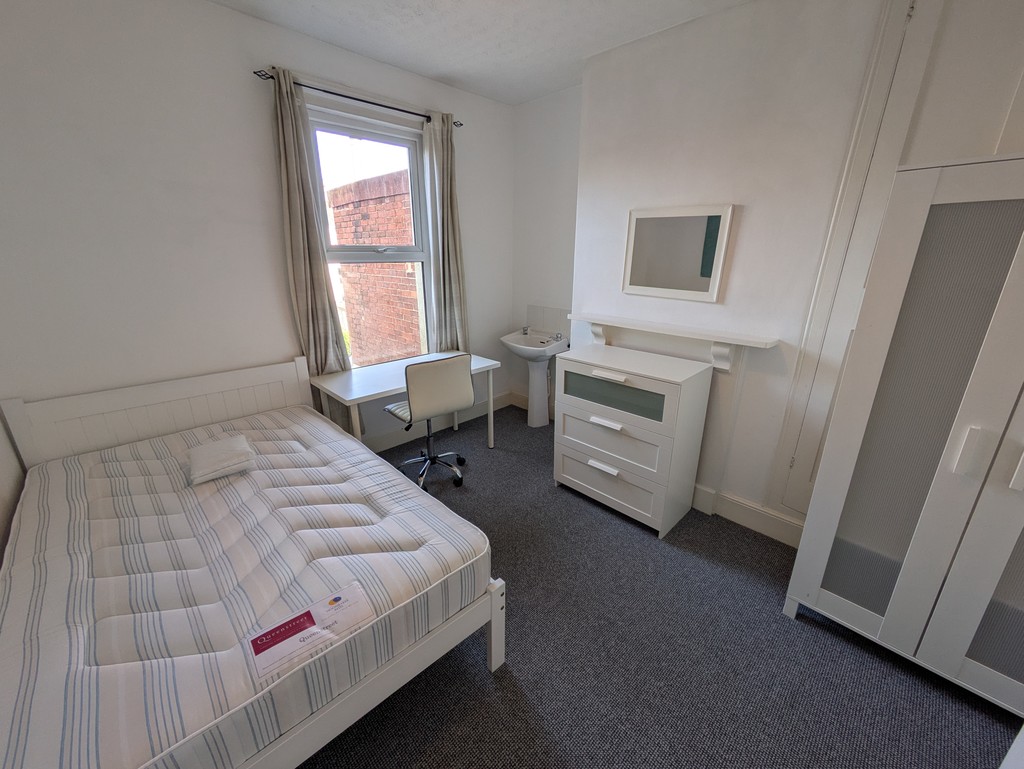 6 bed house to rent in 31 Springfield Road, Exeter 10