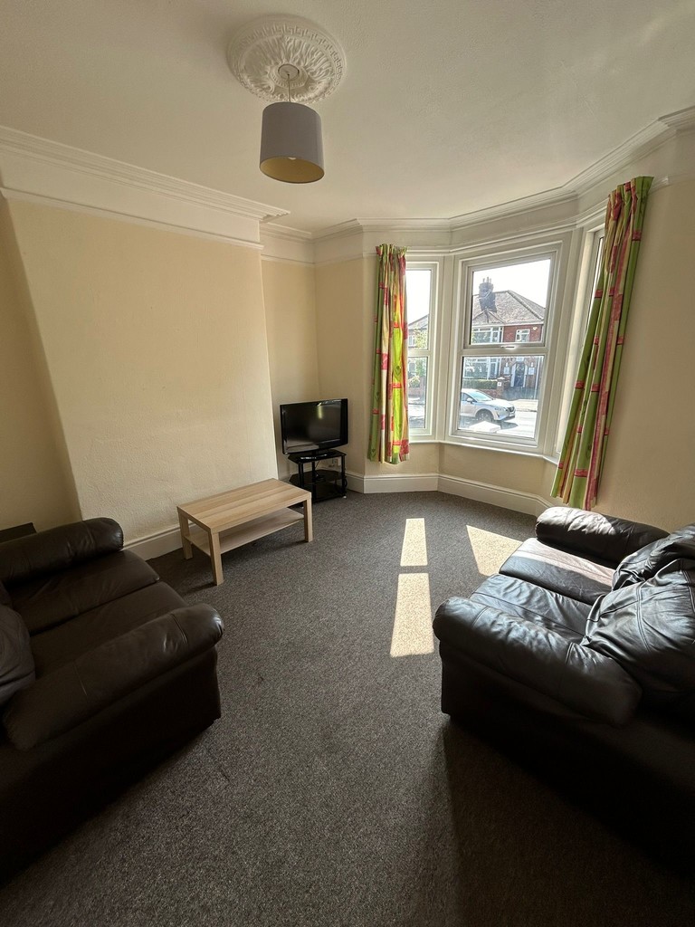 4 bed house for sale  - Property Image 3