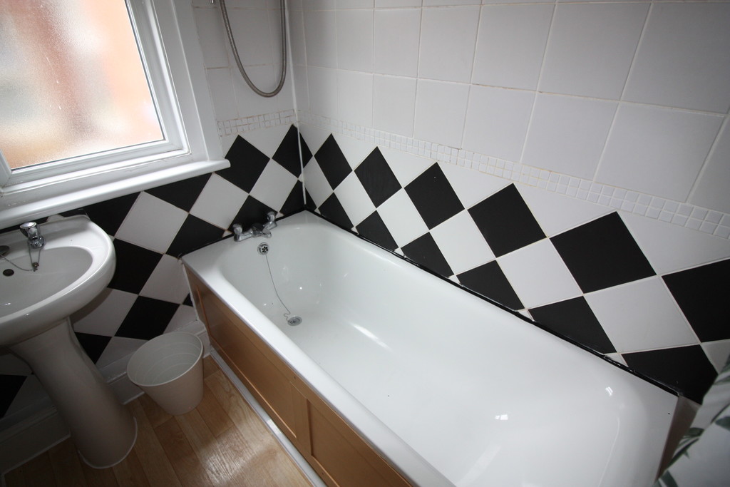 4 bed house to rent in Pinhoe Road, Exeter  - Property Image 13