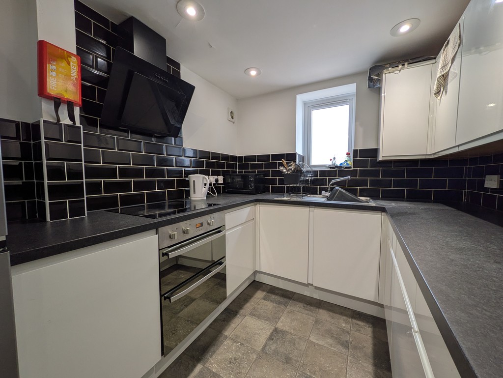 5 bed house for sale  - Property Image 2