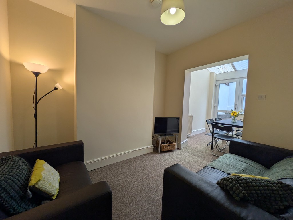 5 bed house for sale  - Property Image 3
