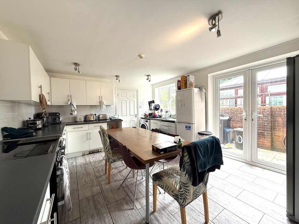6 bed house for sale  - Property Image 2