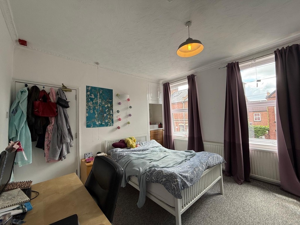 6 bed house for sale  - Property Image 12