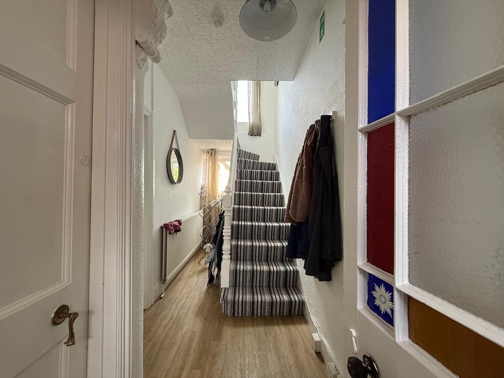 6 bed house for sale  - Property Image 6