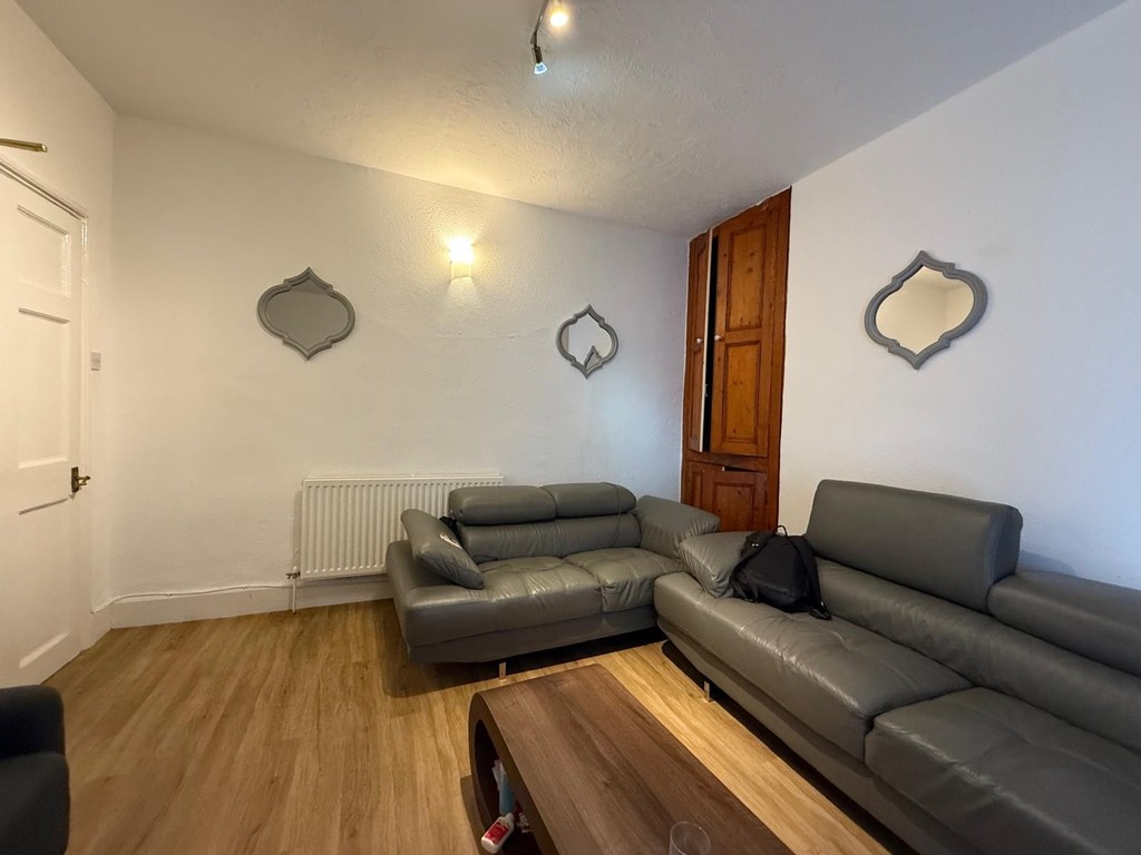 6 bed house for sale  - Property Image 7