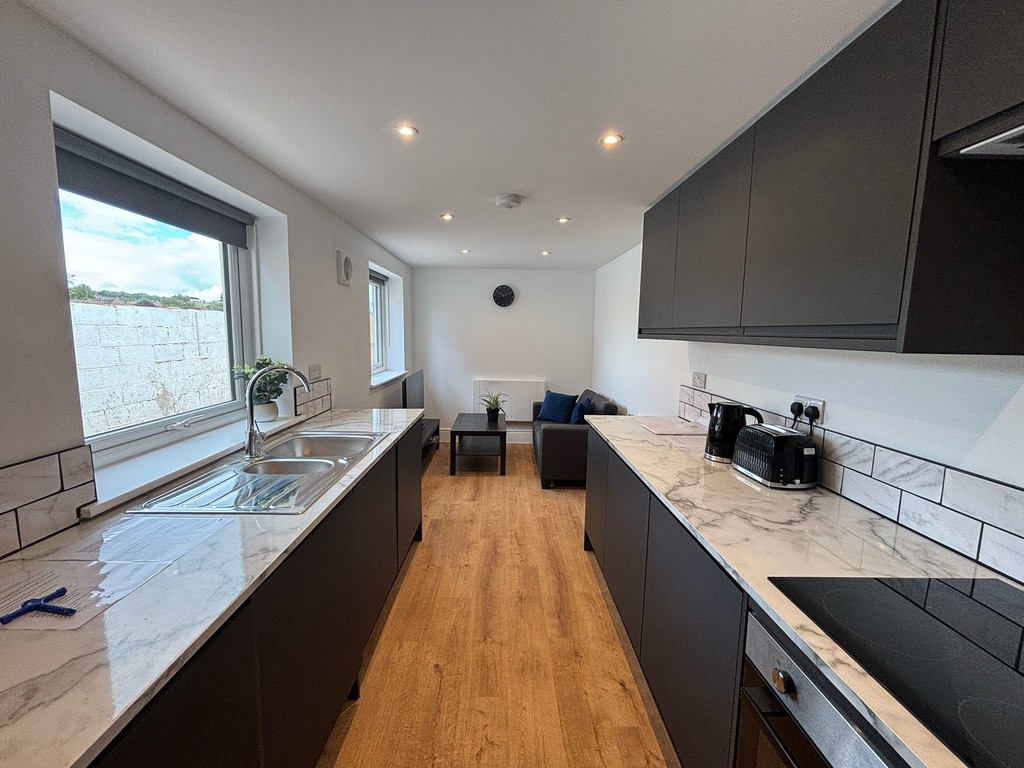 2 bed house to rent, EX4