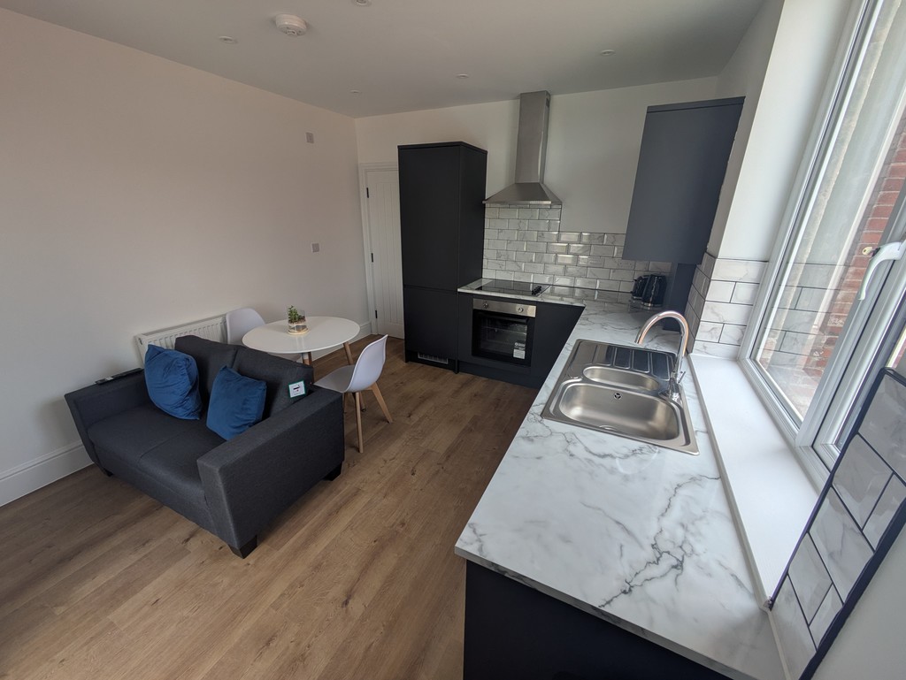 2 bed flat to rent in Mount Pleasant Road, Exeter 3