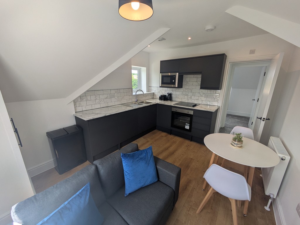 2 bed flat to rent in Mount Pleasant Road, Exeter  - Property Image 3