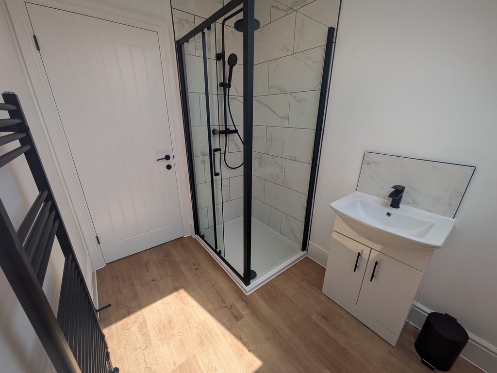 2 bed flat to rent in Mount Pleasant Road, Exeter 5