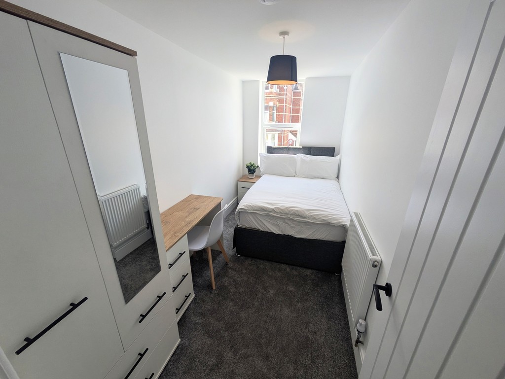2 bed flat to rent in Mount Pleasant Road, Exeter 7