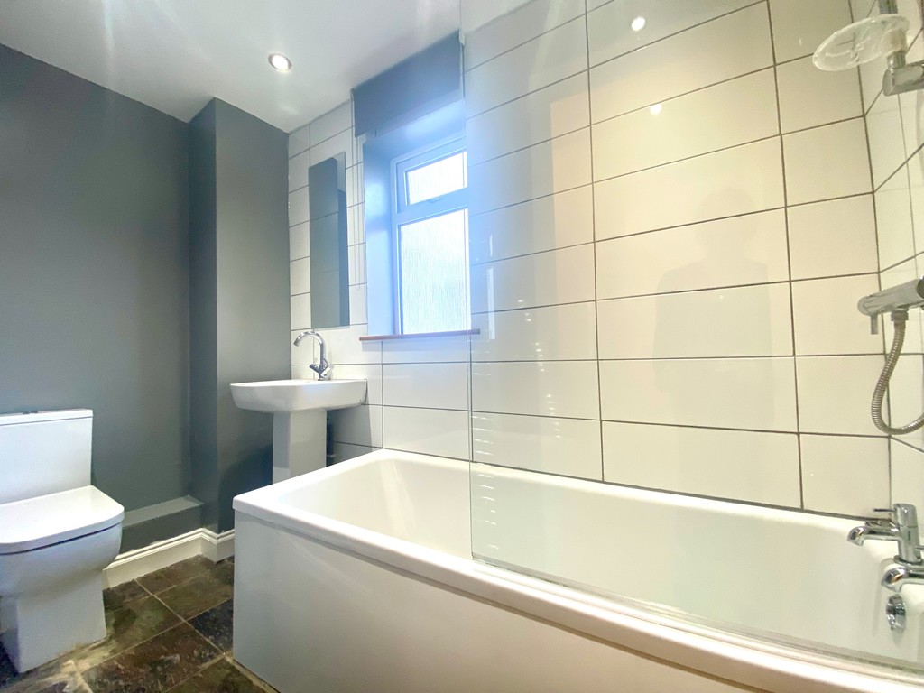 2 bed flat to rent in Longbrook Street, Exeter  - Property Image 11