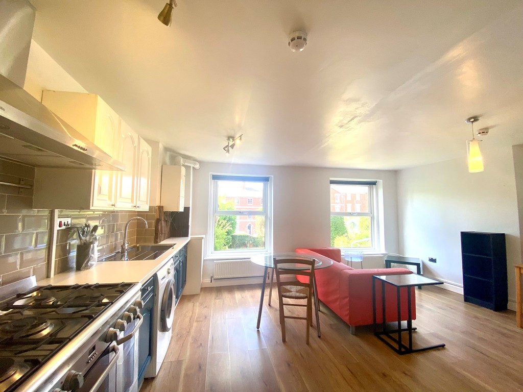 2 bed flat to rent in Longbrook Street, Exeter  - Property Image 3