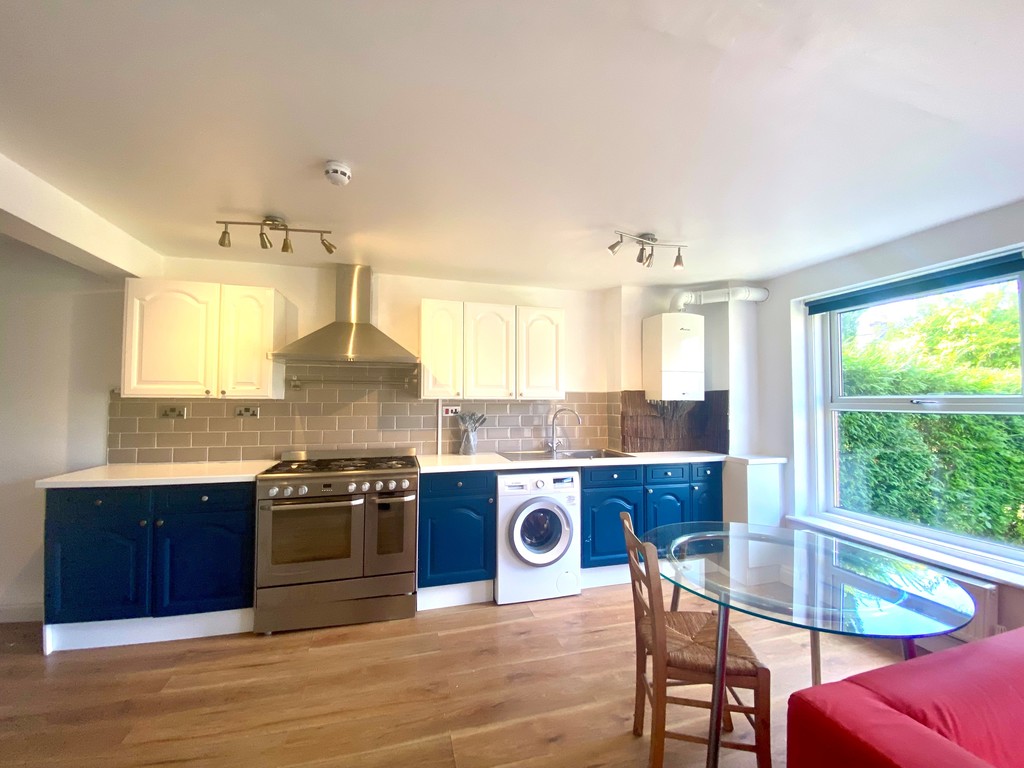 2 bed flat to rent in Longbrook Street, Exeter  - Property Image 5