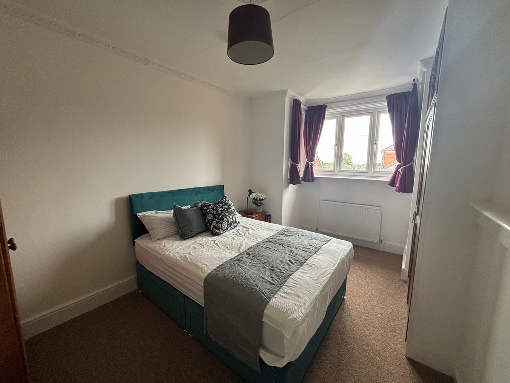 5 bed house to rent  - Property Image 13