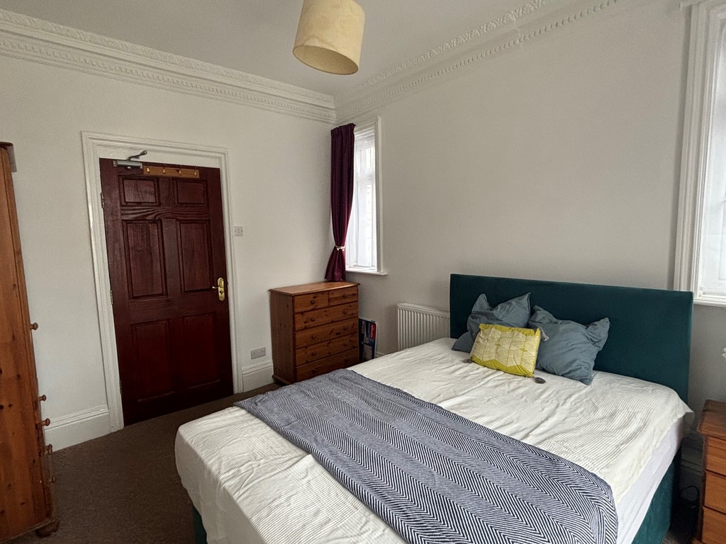 5 bed house to rent  - Property Image 14