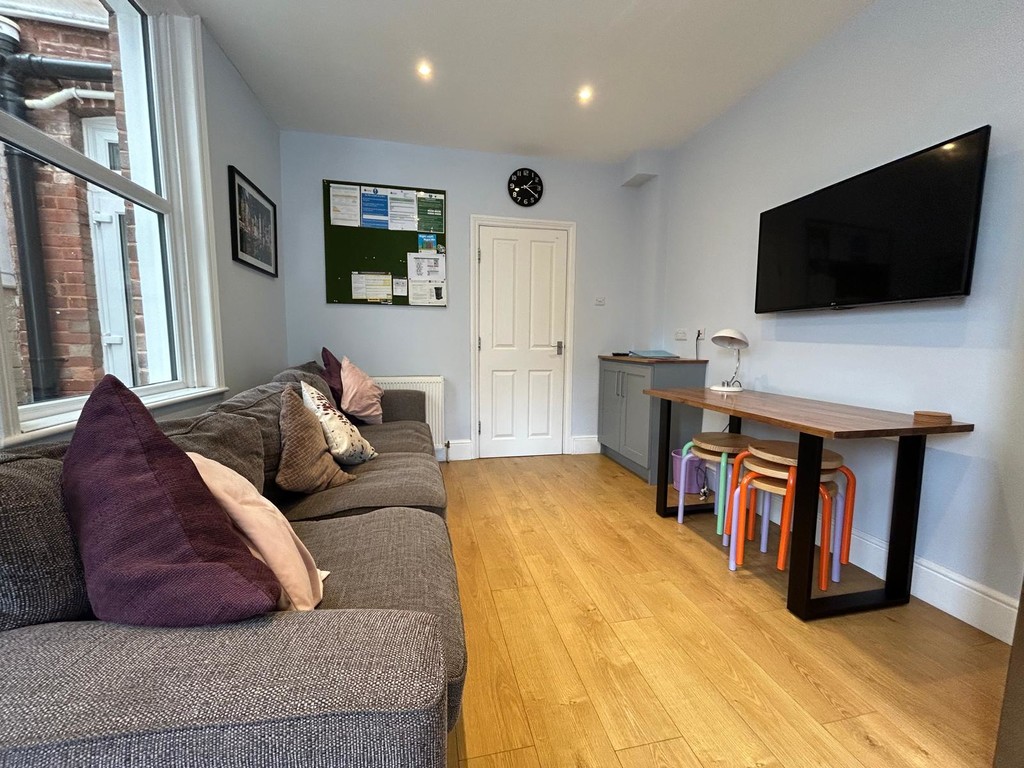 5 bed house to rent 2