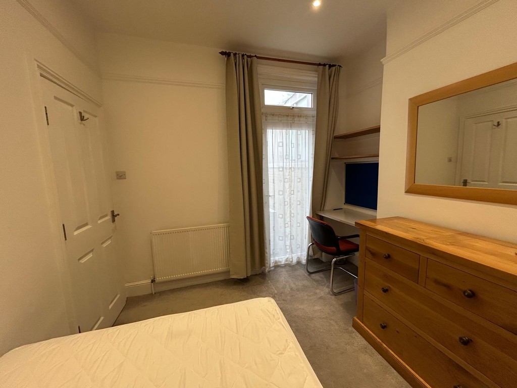 5 bed house to rent 7