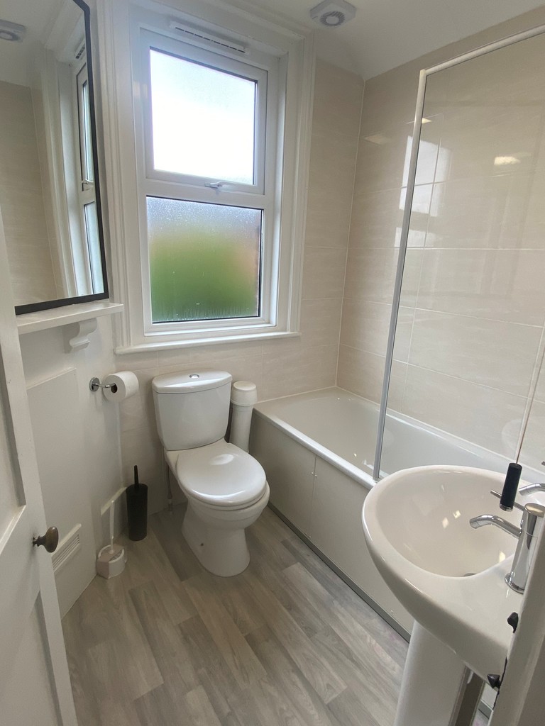 4 bed house for sale  - Property Image 15