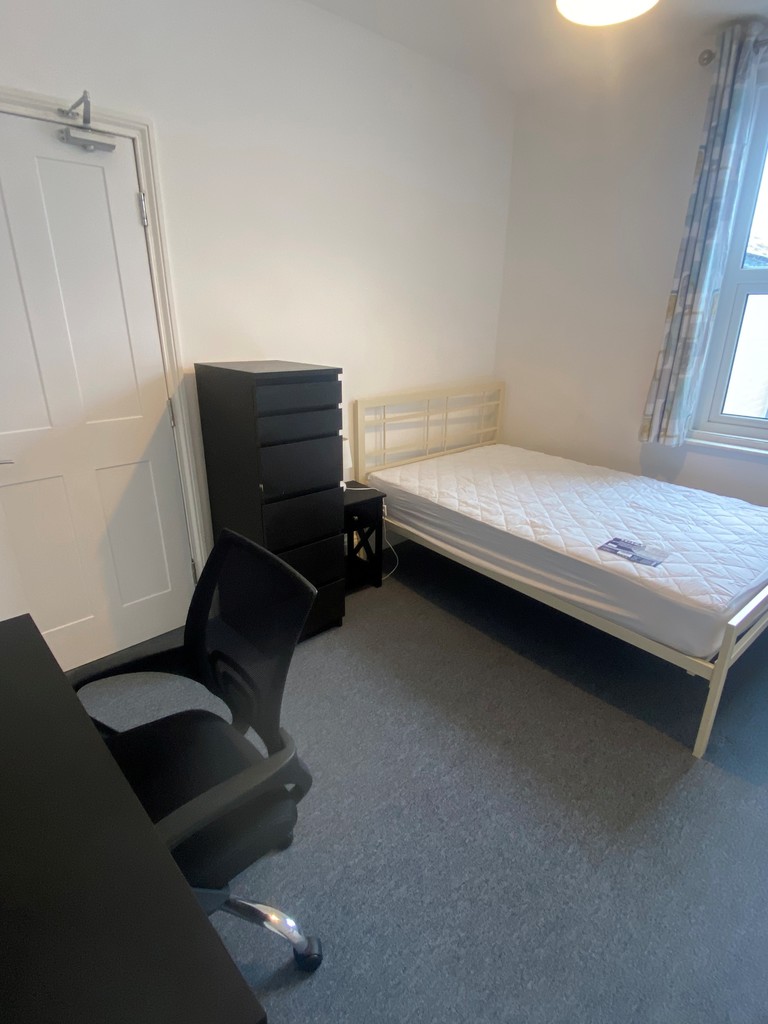 4 bed house for sale 18