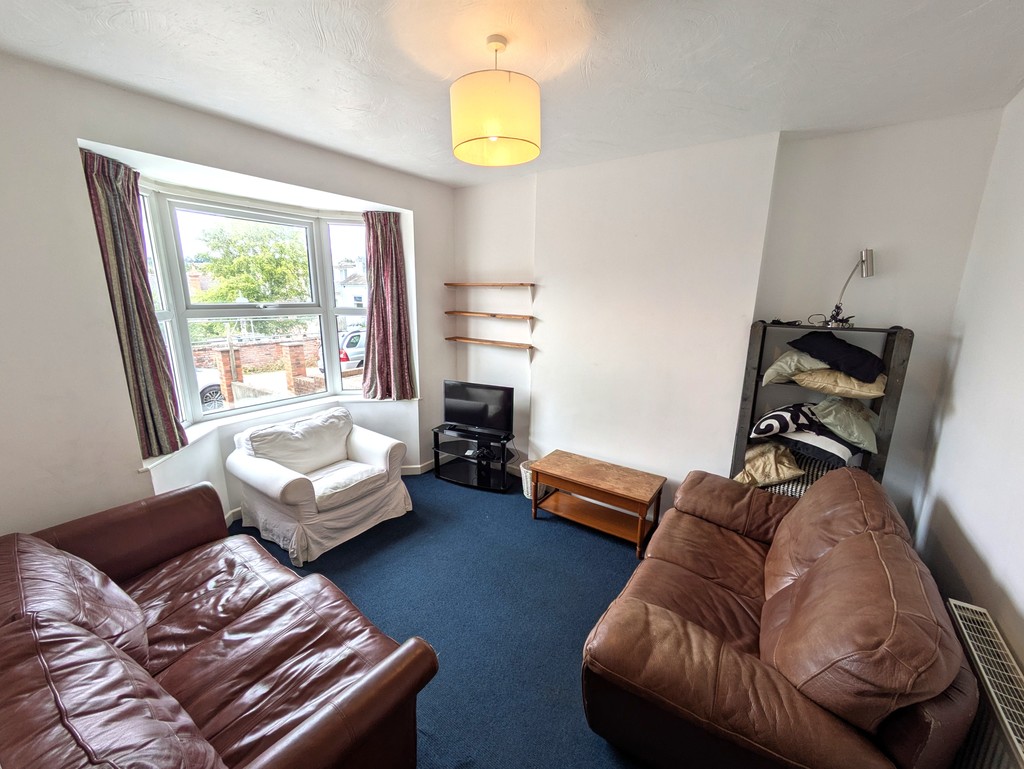 6 bed house for sale  - Property Image 2
