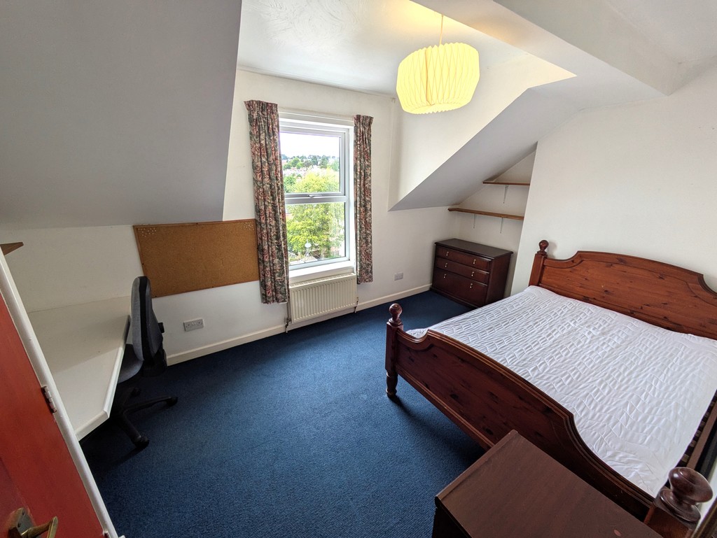 6 bed house for sale  - Property Image 11