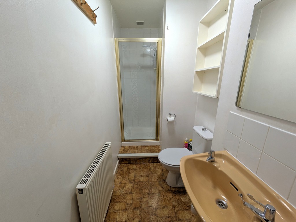 6 bed house for sale  - Property Image 12