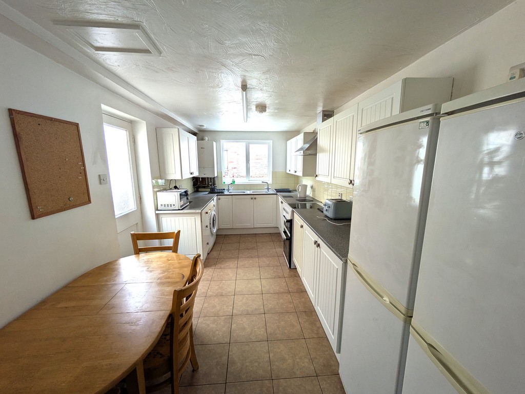 6 bed house for sale  - Property Image 3