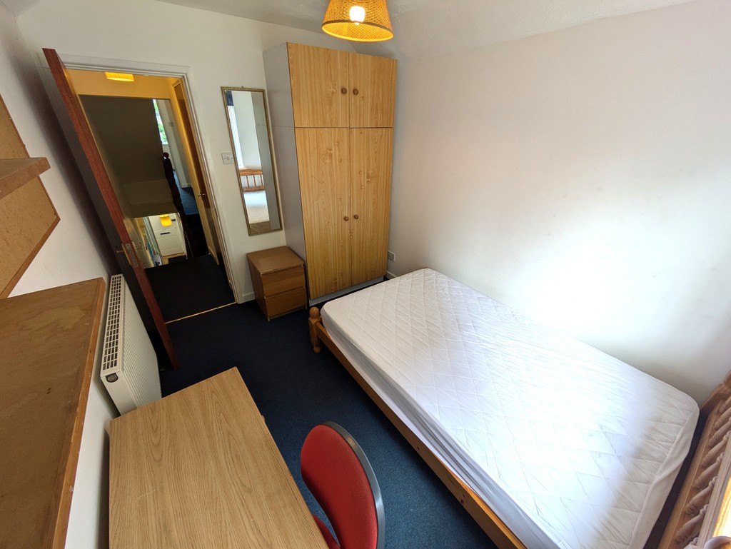 6 bed house for sale 5