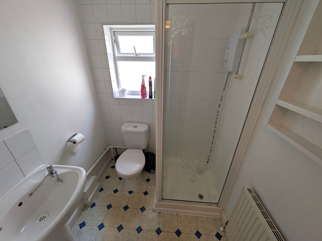 6 bed house for sale  - Property Image 7