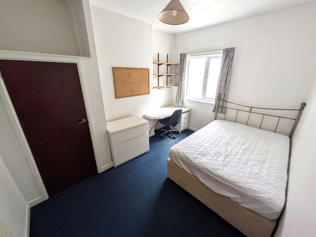 6 bed house for sale  - Property Image 8