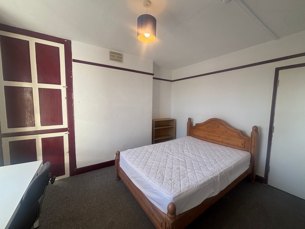 5 bed house to rent  - Property Image 15