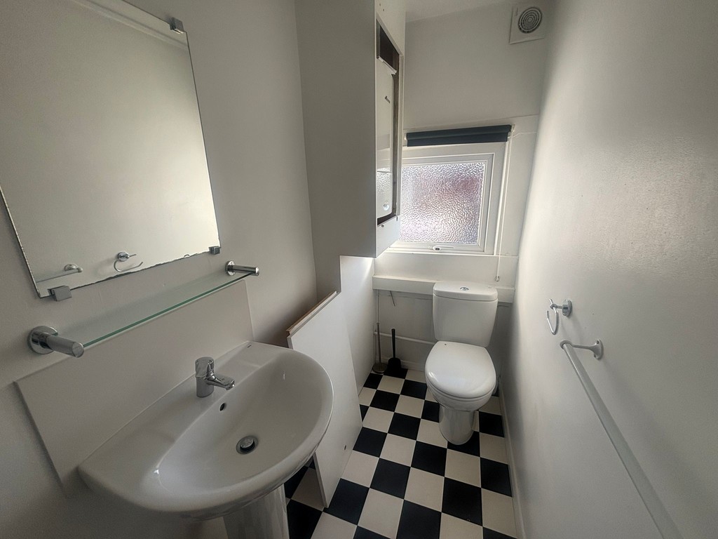 5 bed house to rent  - Property Image 16