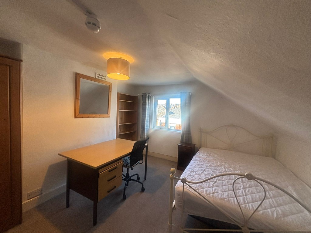 5 bed house to rent  - Property Image 18