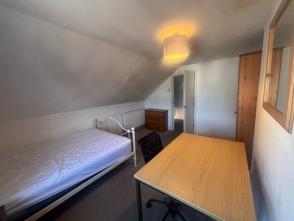 5 bed house to rent  - Property Image 19