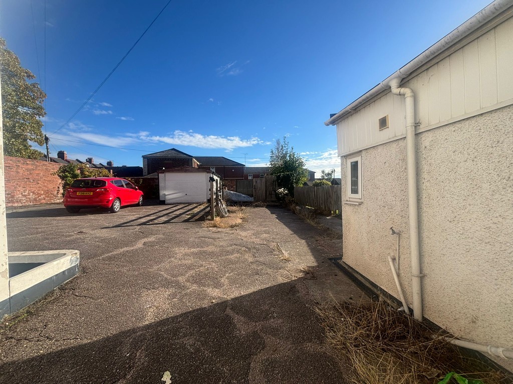 5 bed house to rent  - Property Image 22