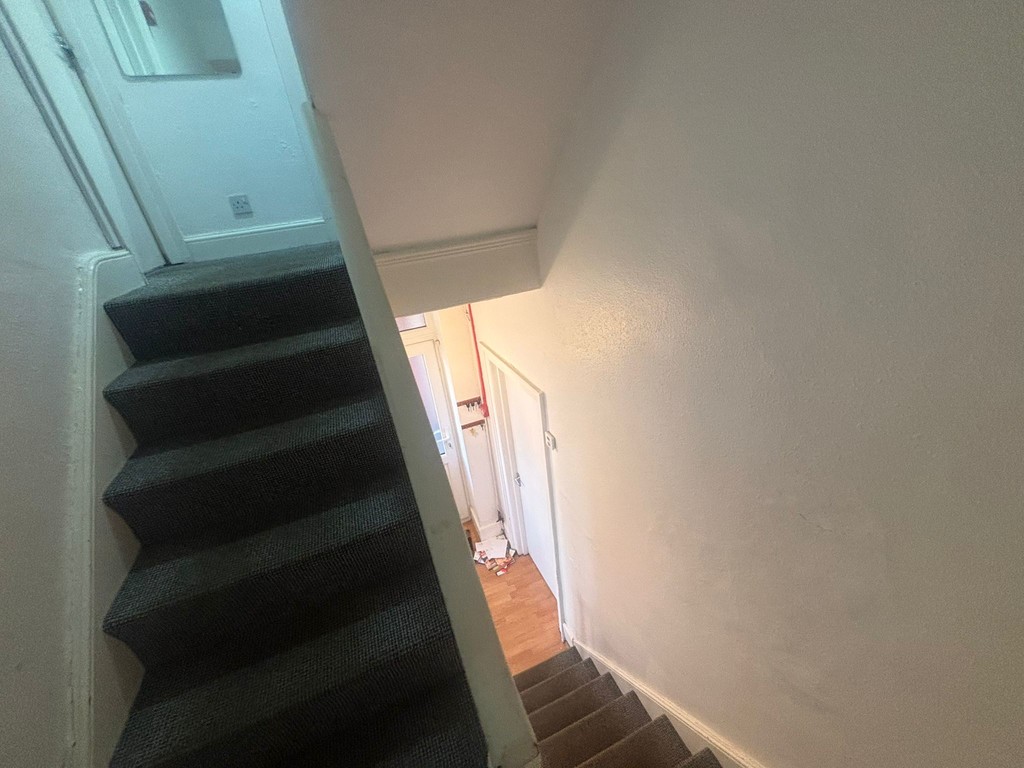 5 bed house to rent  - Property Image 24
