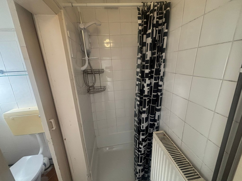 5 bed house to rent 9