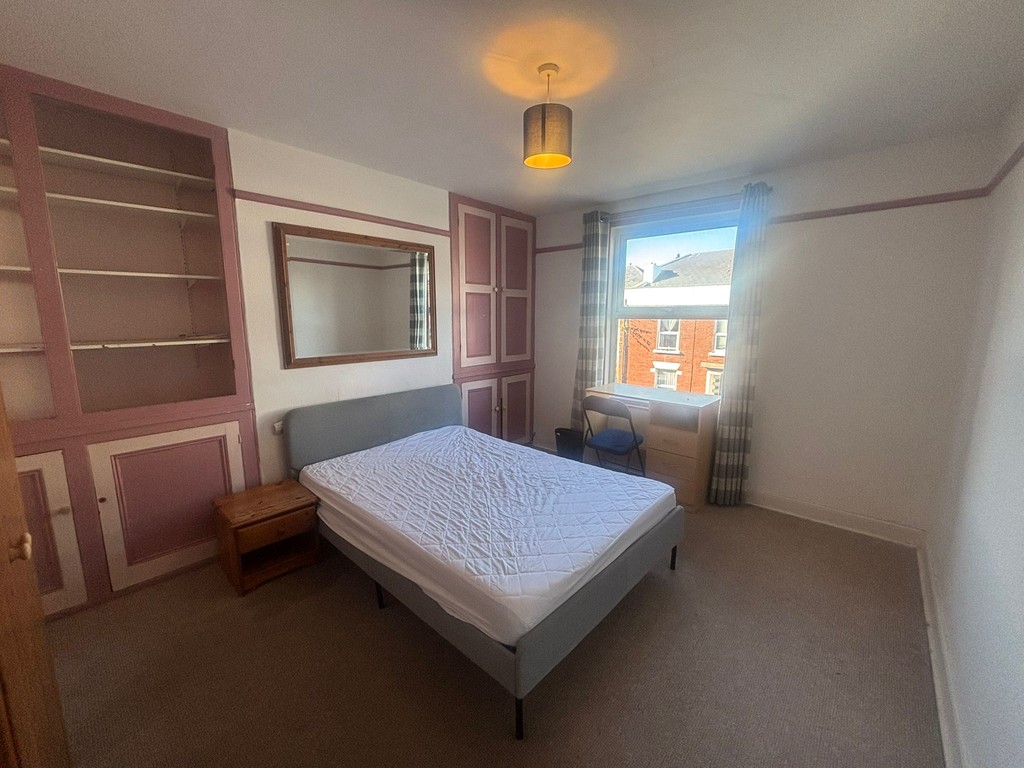 5 bed house to rent  - Property Image 10