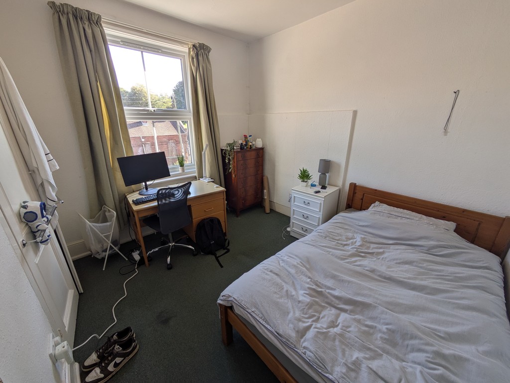 9 bed house to rent  - Property Image 12