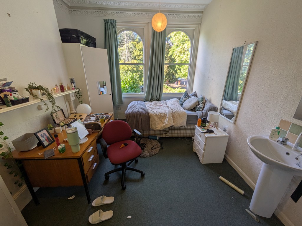 9 bed house to rent  - Property Image 14