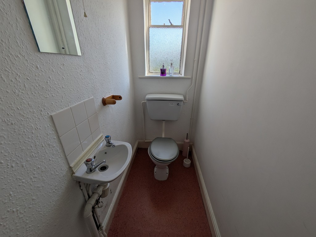 9 bed house to rent  - Property Image 16