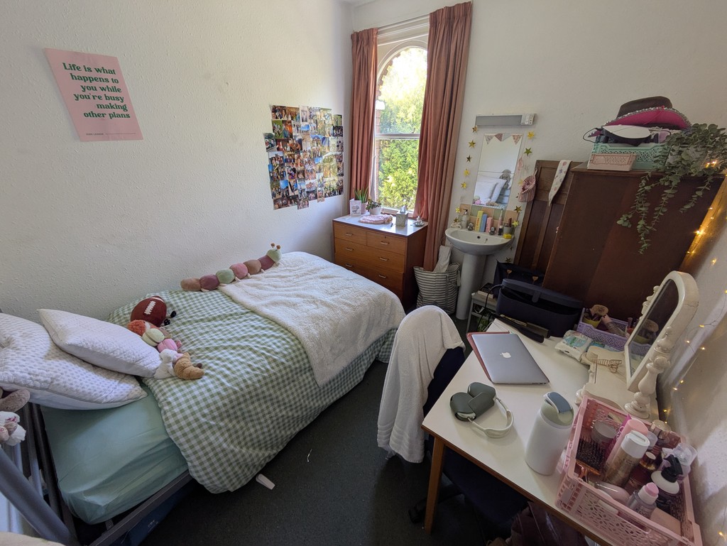 9 bed house to rent  - Property Image 18